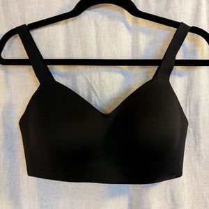 Black sports bra